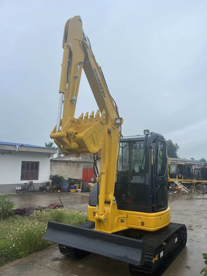 Komatsu PC55MR - Mini pelle: photos 3 Komatsu PC55MR - Mini pelle: photos 3