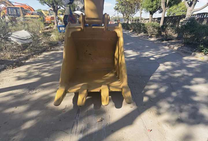 Original second-hand machinery equipment CAT 325C japanese used excavator for sale in shanghai - Pelle sur chenille: photos 5 Original second-hand machinery equipment CAT 325C japanese used excavator for sale in shanghai - Pelle sur chenille: photos 5