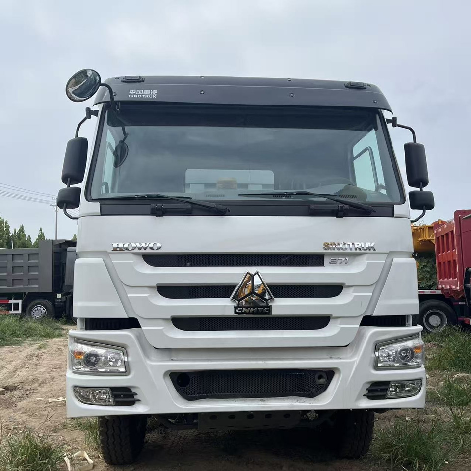 SINOTRUK Howo Dump truck 371hp 6x4 - Camion benne: photos 1 SINOTRUK Howo Dump truck 371hp 6x4 - Camion benne: photos 1