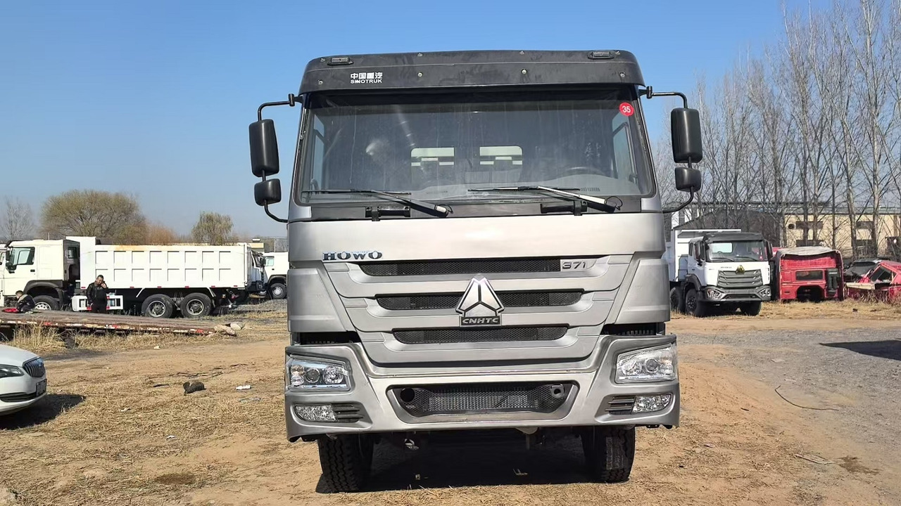 SINOTRUK Howo Dump truck 371hp 8x4 - Camion benne: photos 4 SINOTRUK Howo Dump truck 371hp 8x4 - Camion benne: photos 4