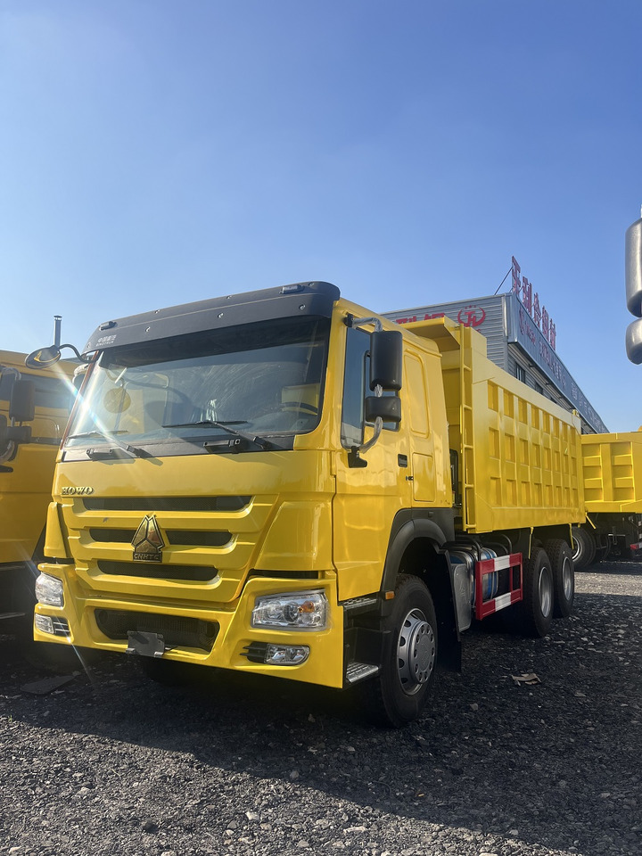 SINOTRUK Howo Dump truck 380hp 6x4 - Camion benne: photos 4 SINOTRUK Howo Dump truck 380hp 6x4 - Camion benne: photos 4