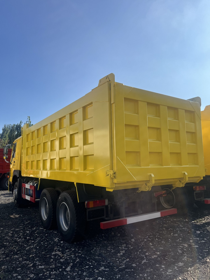 SINOTRUK Howo Dump truck 380hp 6x4 - Camion benne: photos 2 SINOTRUK Howo Dump truck 380hp 6x4 - Camion benne: photos 2
