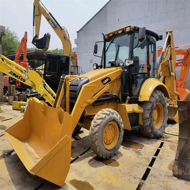 Second hand with good condition cat 420f backhoe loader 4x4 caterpillar 420f backhoe loaders in stock in shanghai yard - Tractopelle: photos 3 Second hand with good condition cat 420f backhoe loader 4x4 caterpillar 420f backhoe loaders in stock in shanghai yard - Tractopelle: photos 3