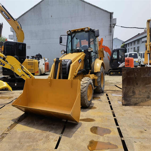 Second hand with good condition cat 420f backhoe loader 4x4 caterpillar 420f backhoe loaders in stock in shanghai yard - Tractopelle: photos 5 Second hand with good condition cat 420f backhoe loader 4x4 caterpillar 420f backhoe loaders in stock in shanghai yard - Tractopelle: photos 5