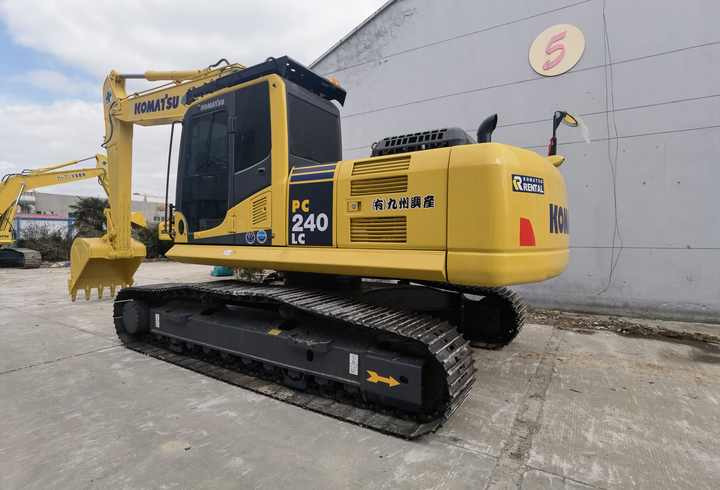 Used original komatsu240-8 24tons hydraulic crawler excavator used crawler excavator Komatsu pc240-8CL - Pelle sur chenille: photos 2 Used original komatsu240-8 24tons hydraulic crawler excavator used crawler excavator Komatsu pc240-8CL - Pelle sur chenille: photos 2