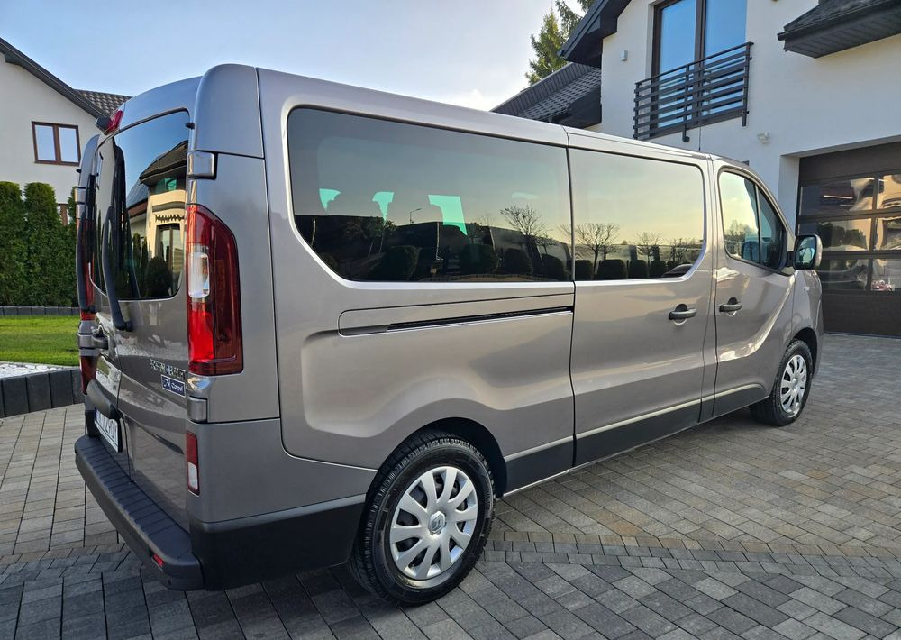 Renault Trafic Grand SpaceClass 2.0 dCi EDC - Voiture: photos 5 Renault Trafic Grand SpaceClass 2.0 dCi EDC - Voiture: photos 5
