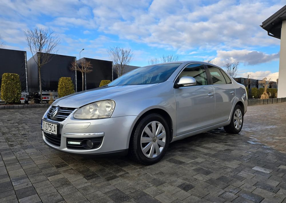 Volkswagen Jetta 2.0 TDI Sportline - Berline: photos 4 Volkswagen Jetta 2.0 TDI Sportline - Berline: photos 4