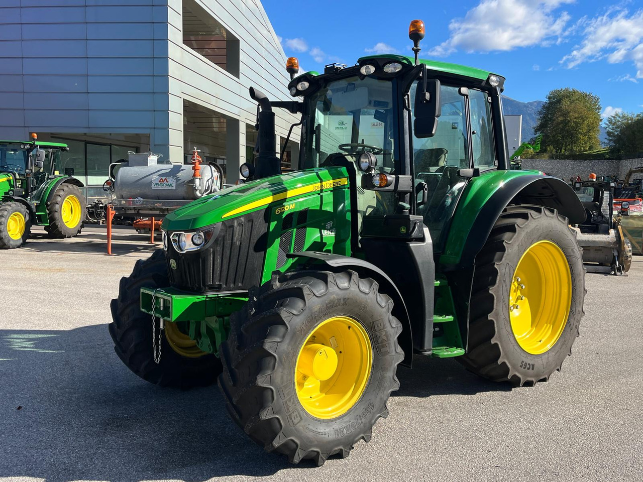 JOHN DEERE 6120 M - Tracteur agricole: photos 2 JOHN DEERE 6120 M - Tracteur agricole: photos 2
