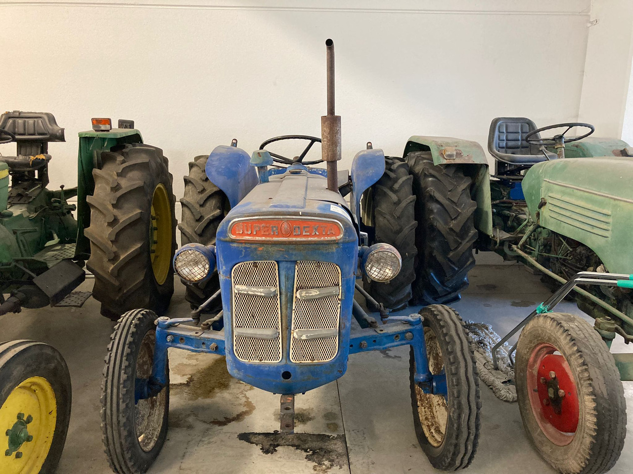 SUPER DEXTA FORDSON - Tracteur agricole: photos 1 SUPER DEXTA FORDSON - Tracteur agricole: photos 1