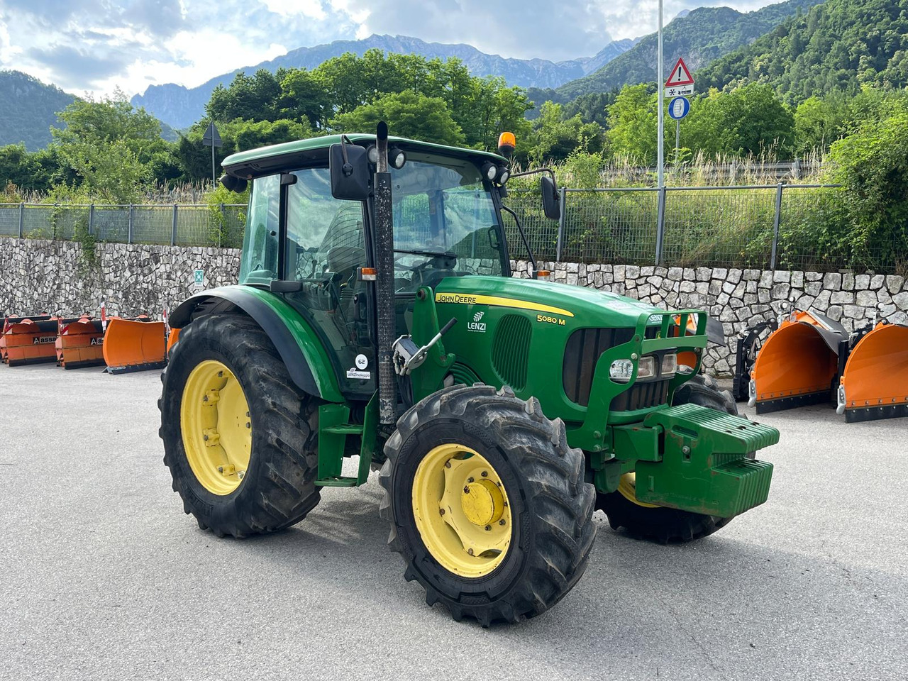 TRATTORE JOHN DEERE 5080 M - Tracteur agricole: photos 4 TRATTORE JOHN DEERE 5080 M - Tracteur agricole: photos 4
