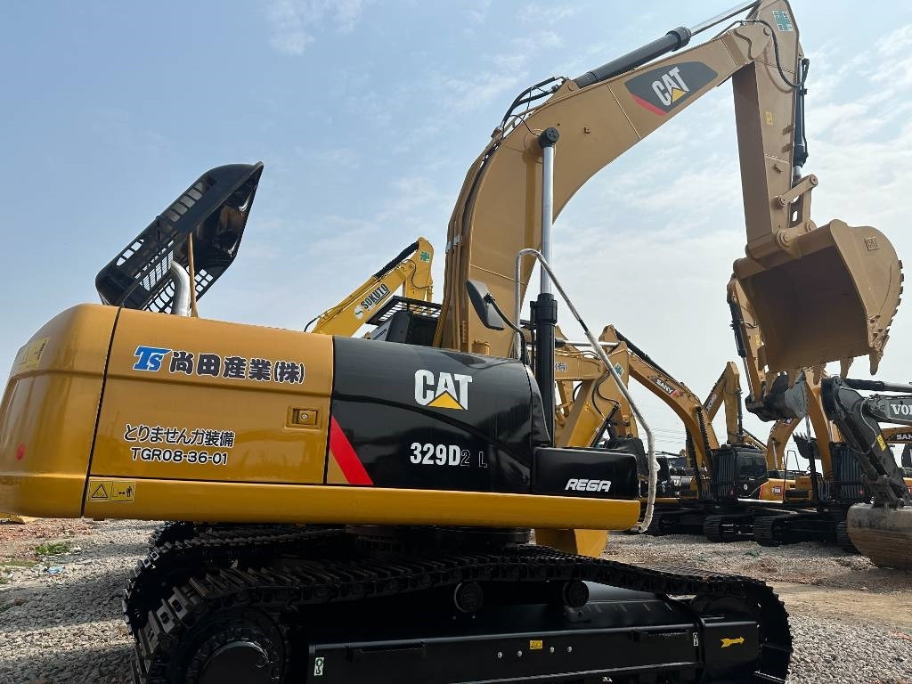 CAT 329 D - Pelle sur chenille: photos 2 CAT 329 D - Pelle sur chenille: photos 2