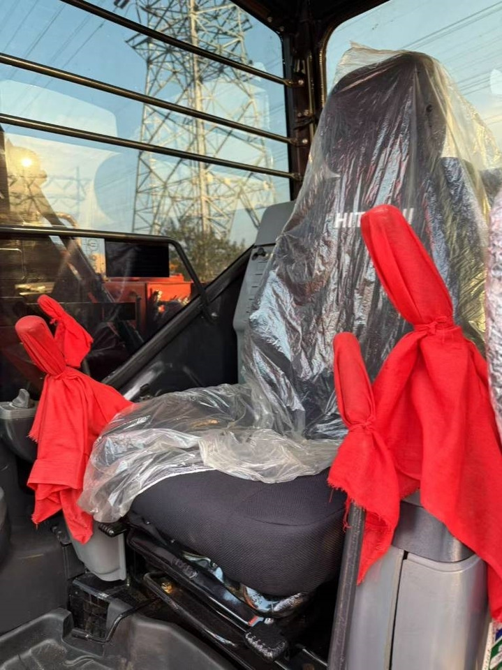 Hitachi 70 - Pelle sur chenille: photos 4 Hitachi 70 - Pelle sur chenille: photos 4