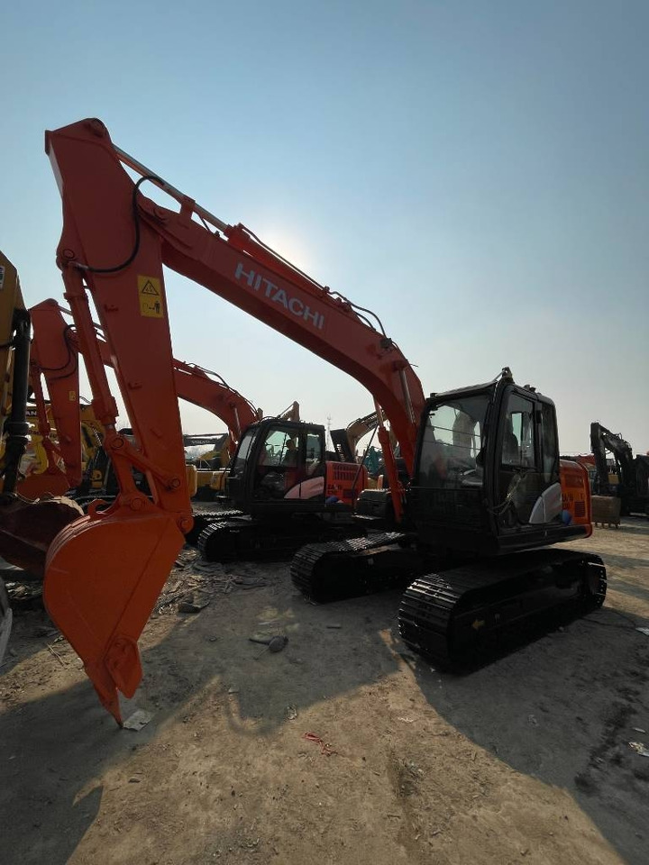 Hitachi ZX 130 - Pelle sur chenille: photos 1 Hitachi ZX 130 - Pelle sur chenille: photos 1