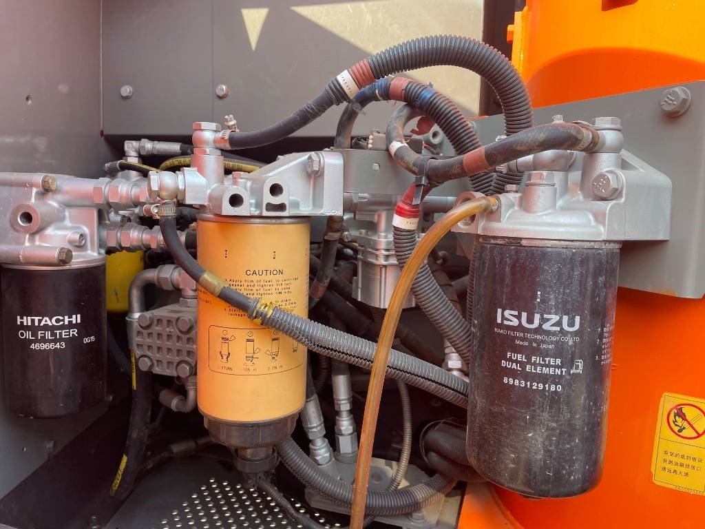 Hitachi ZX 130 - Pelle sur chenille: photos 4 Hitachi ZX 130 - Pelle sur chenille: photos 4