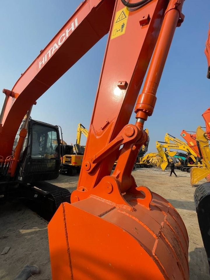 Hitachi ZX 130 H - Pelle sur chenille: photos 4 Hitachi ZX 130 H - Pelle sur chenille: photos 4