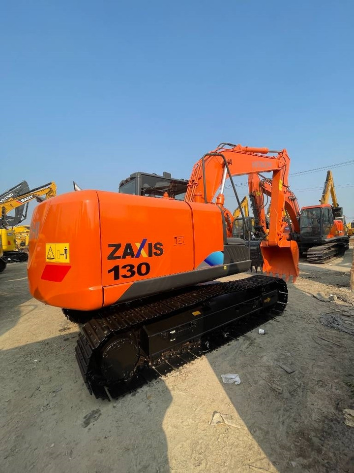 Hitachi ZX 130 H - Pelle sur chenille: photos 1 Hitachi ZX 130 H - Pelle sur chenille: photos 1