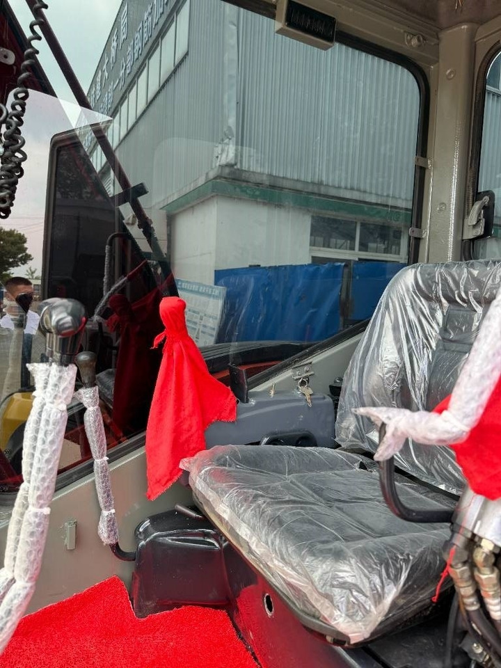 Hitachi ZX 55 - Mini pelle: photos 5 Hitachi ZX 55 - Mini pelle: photos 5