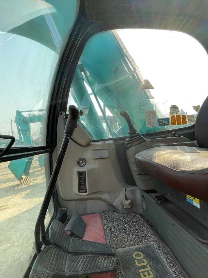 Kobelco SK 135 - Pelle sur chenille: photos 2 Kobelco SK 135 - Pelle sur chenille: photos 2