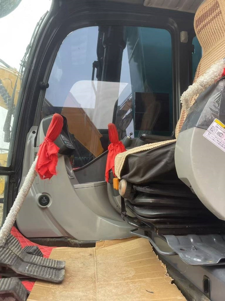 Kobelco SK 200 - Pelle sur chenille: photos 5 Kobelco SK 200 - Pelle sur chenille: photos 5