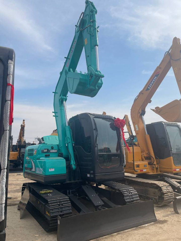 Kobelco SK 75 - Pelle sur chenille: photos 1 Kobelco SK 75 - Pelle sur chenille: photos 1