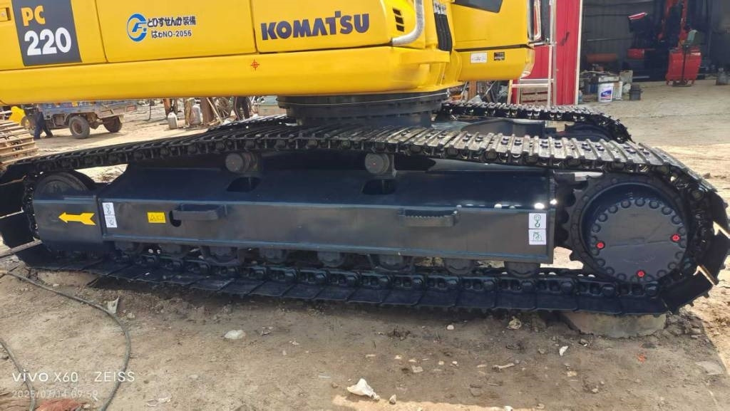 Komatsu PC 220 - Mini pelle: photos 4 Komatsu PC 220 - Mini pelle: photos 4