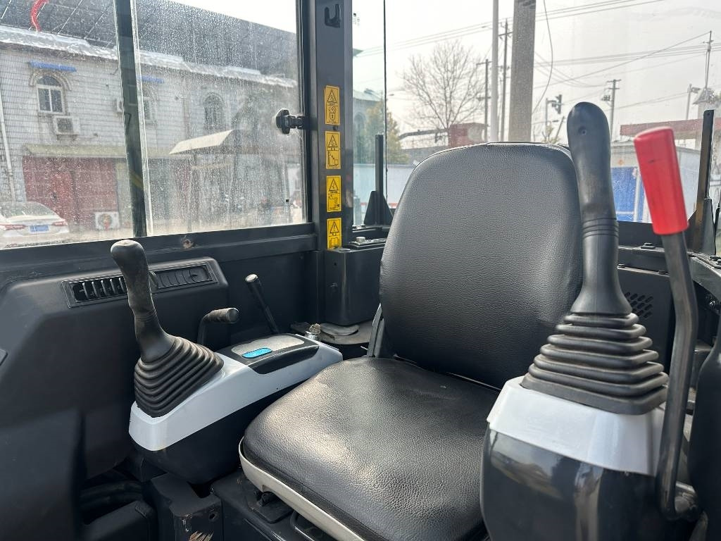 Komatsu PC 40  - Mini pelle: photos 4 Komatsu PC 40  - Mini pelle: photos 4