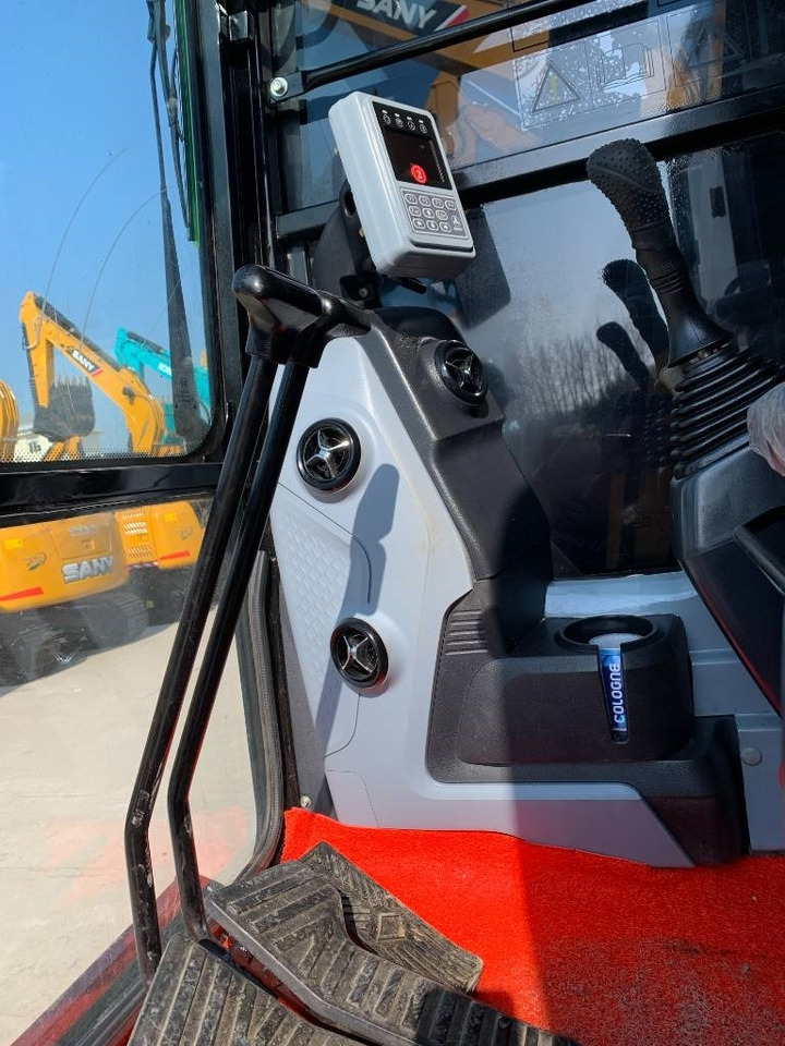 Sany SY 95 C - Pelle sur chenille: photos 3 Sany SY 95 C - Pelle sur chenille: photos 3