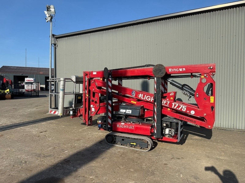 Hinowa Lightlift 17.75 III S - Nacelle articulée: photos 1 Hinowa Lightlift 17.75 III S - Nacelle articulée: photos 1