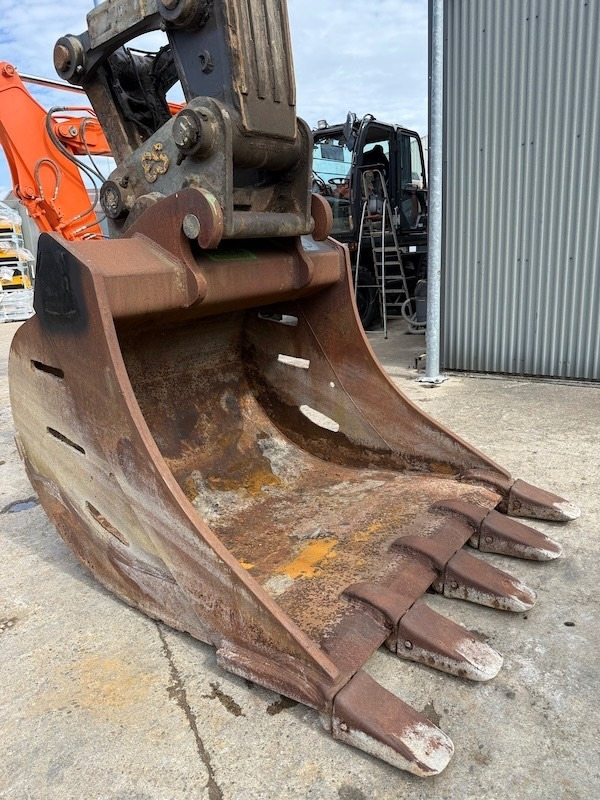 Volvo EC 380 EL - Pelle sur chenille: photos 5 Volvo EC 380 EL - Pelle sur chenille: photos 5