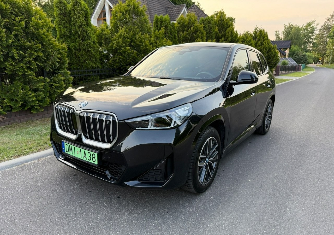 BMW X1 iX1 iX1 xDrive30 313KM M-Sport H/K Panorama AdaptiveLed Masaże Kam360 - SUV: photos 1 BMW X1 iX1 iX1 xDrive30 313KM M-Sport H/K Panorama AdaptiveLed Masaże Kam360 - SUV: photos 1