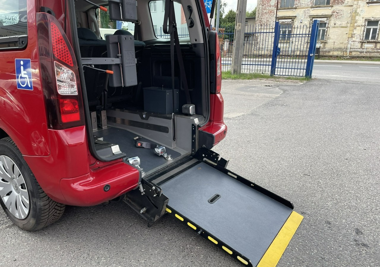 Voiture Citroen Berlingo II Berlingo 1.6 do przewozu Niepełnosprawnych inwalida rampa 2018: photos 13