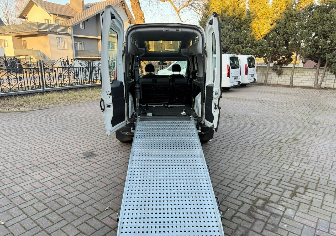 Fiat Doblo II Doblo 1.6-120KM dla Niepełnosprawnych RAMPA Inwalida Model 2020 - Voiture: photos 2 Fiat Doblo II Doblo 1.6-120KM dla Niepełnosprawnych RAMPA Inwalida Model 2020 - Voiture: photos 2