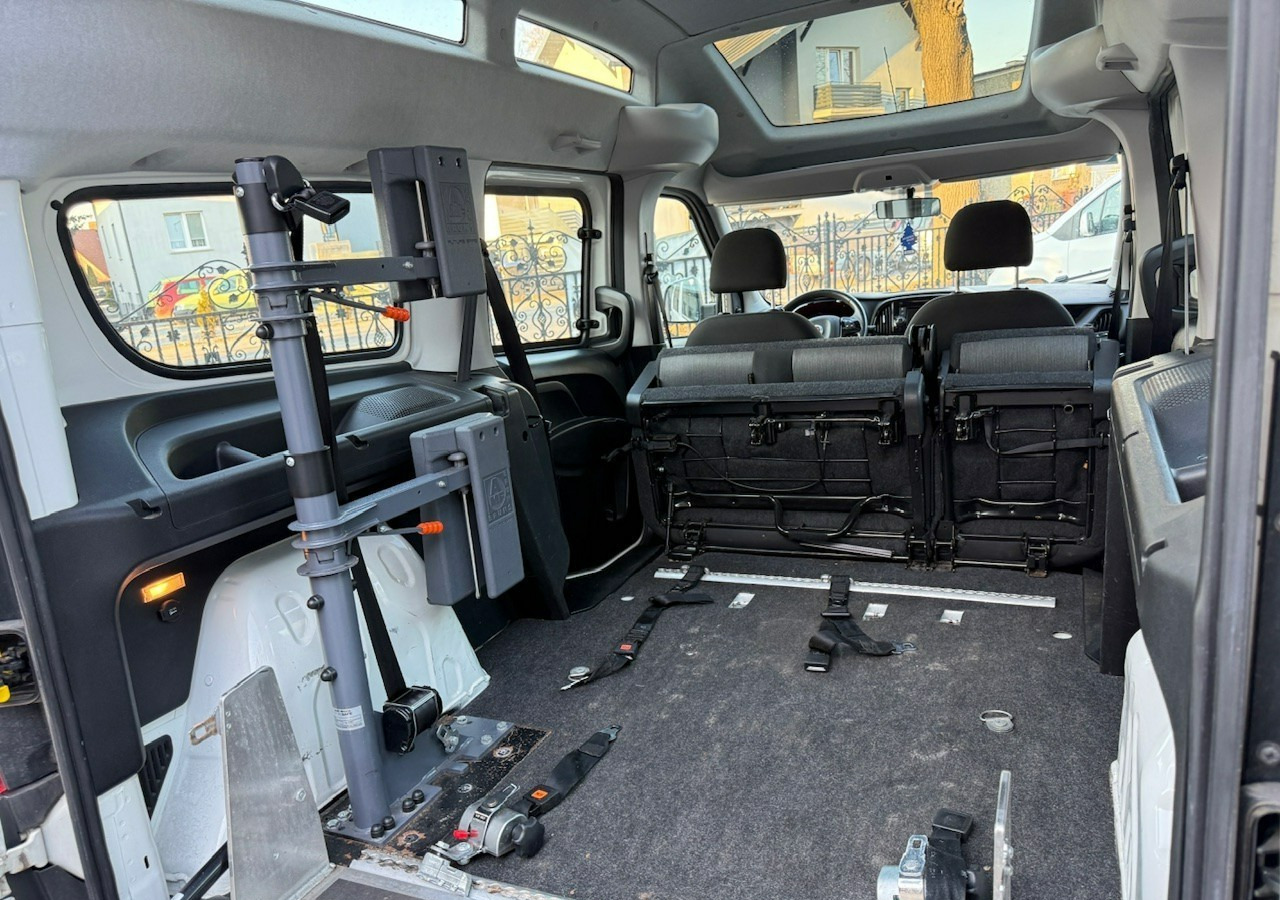 Fiat Doblo II Doblo 1.6-120KM dla Niepełnosprawnych RAMPA Inwalida Model 2020 - Voiture: photos 4 Fiat Doblo II Doblo 1.6-120KM dla Niepełnosprawnych RAMPA Inwalida Model 2020 - Voiture: photos 4