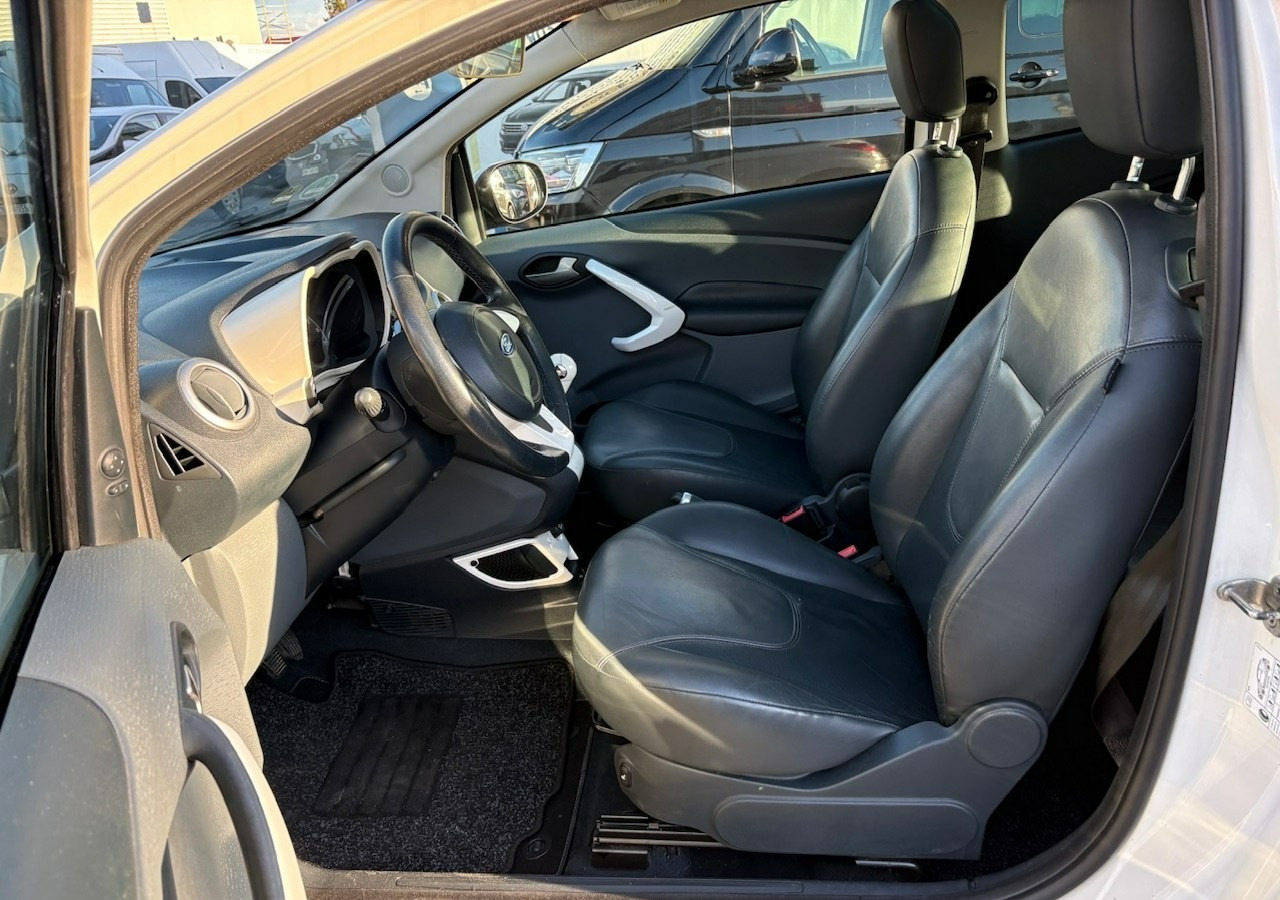 Voiture à hayon Ford KA II Ford KA 1.2 Champions Edition Klima Panorama 2012: photos 10