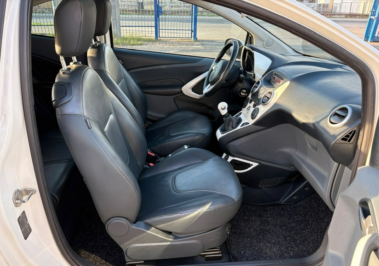 Voiture à hayon Ford KA II Ford KA 1.2 Champions Edition Klima Panorama 2012: photos 18