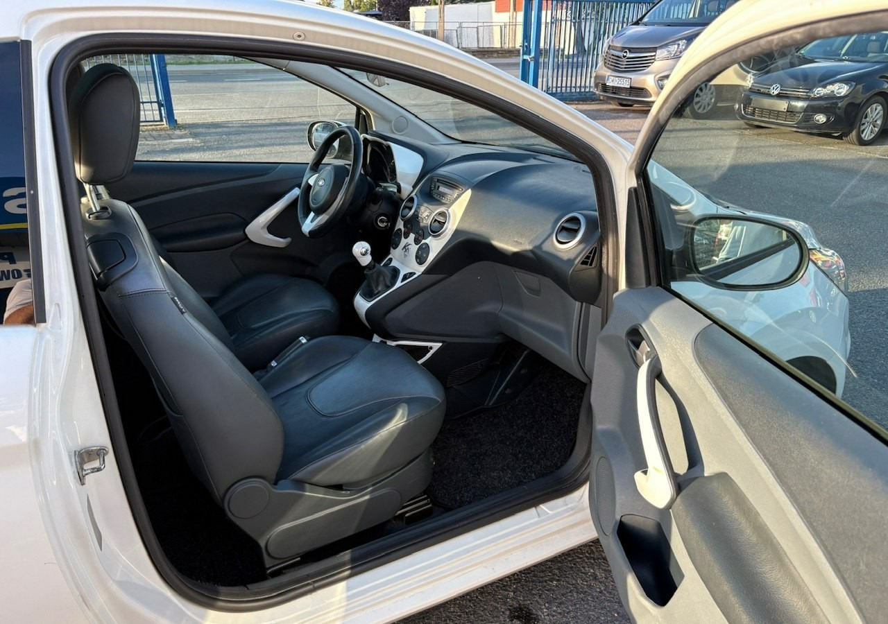 Voiture à hayon Ford KA II Ford KA 1.2 Champions Edition Klima Panorama 2012: photos 17