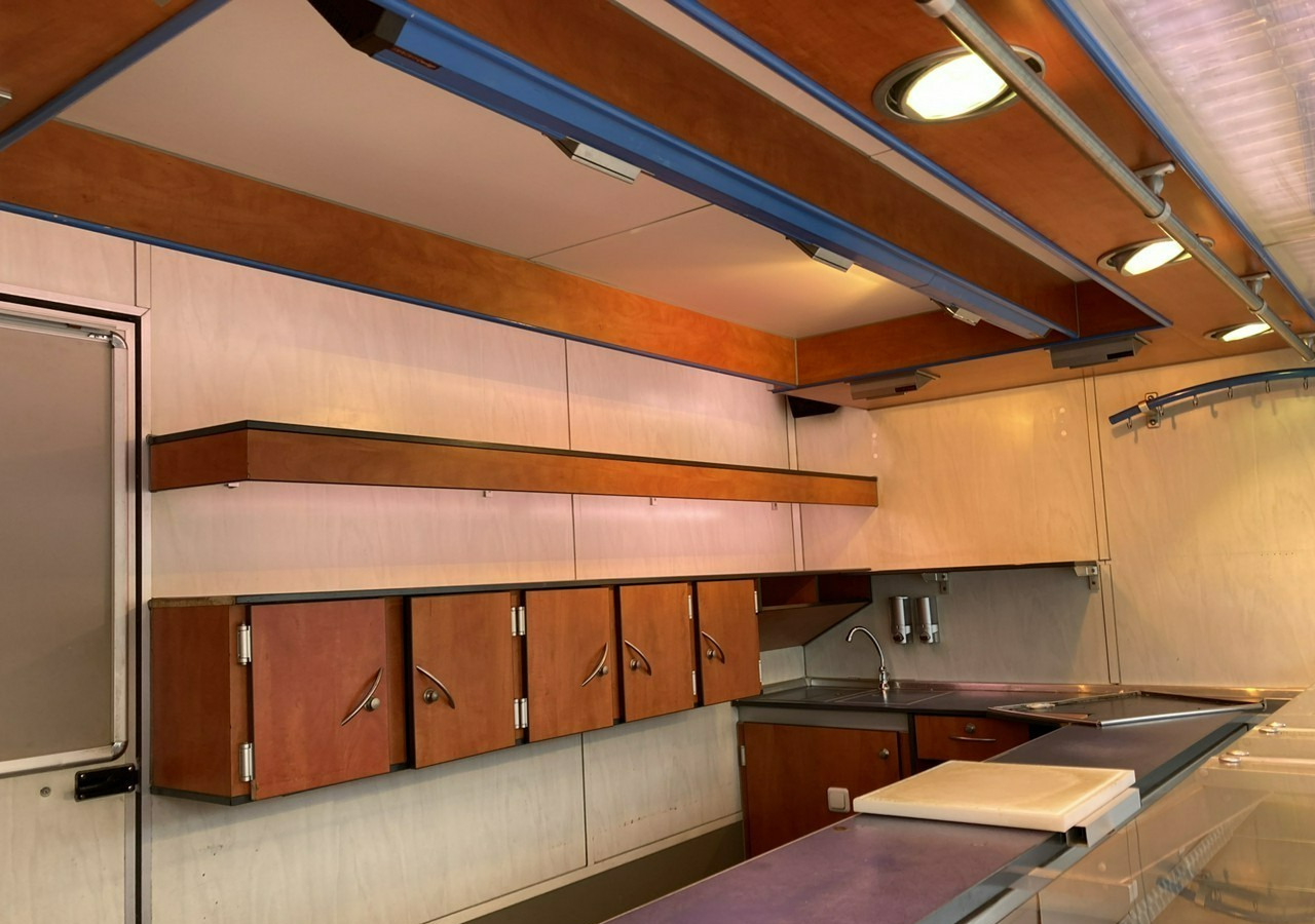 Inna Inny Autosklep wędlin Gastronomiczna food truck foodtruck sklep bar 2000 - Remorque magasin: photos 3 Inna Inny Autosklep wędlin Gastronomiczna food truck foodtruck sklep bar 2000 - Remorque magasin: photos 3