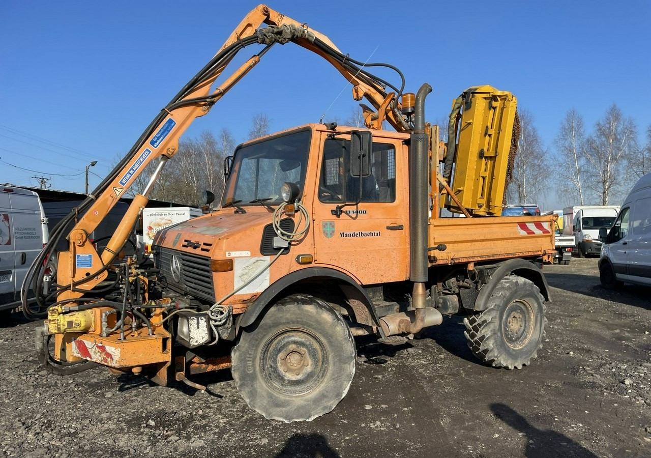 Inna Inny Unimog 4X4 Kosiarka bijakowa teleskopowa posypywarka pług odśnieżark - Camion plateau, Véhicule de voirie/ Spécial: photos 3 Inna Inny Unimog 4X4 Kosiarka bijakowa teleskopowa posypywarka pług odśnieżark - Camion plateau, Véhicule de voirie/ Spécial: photos 3