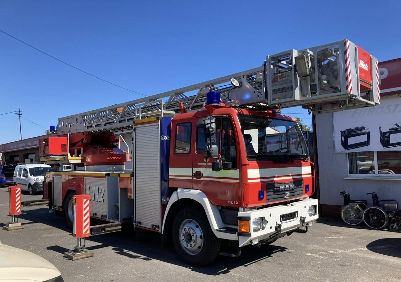 MAN Inny MAN Man 15,280 Straż pożarna drabina Strażacka zwyżka podnośnik 32m Metz - Camion de pompier: photos 1 MAN Inny MAN Man 15,280 Straż pożarna drabina Strażacka zwyżka podnośnik 32m Metz - Camion de pompier: photos 1