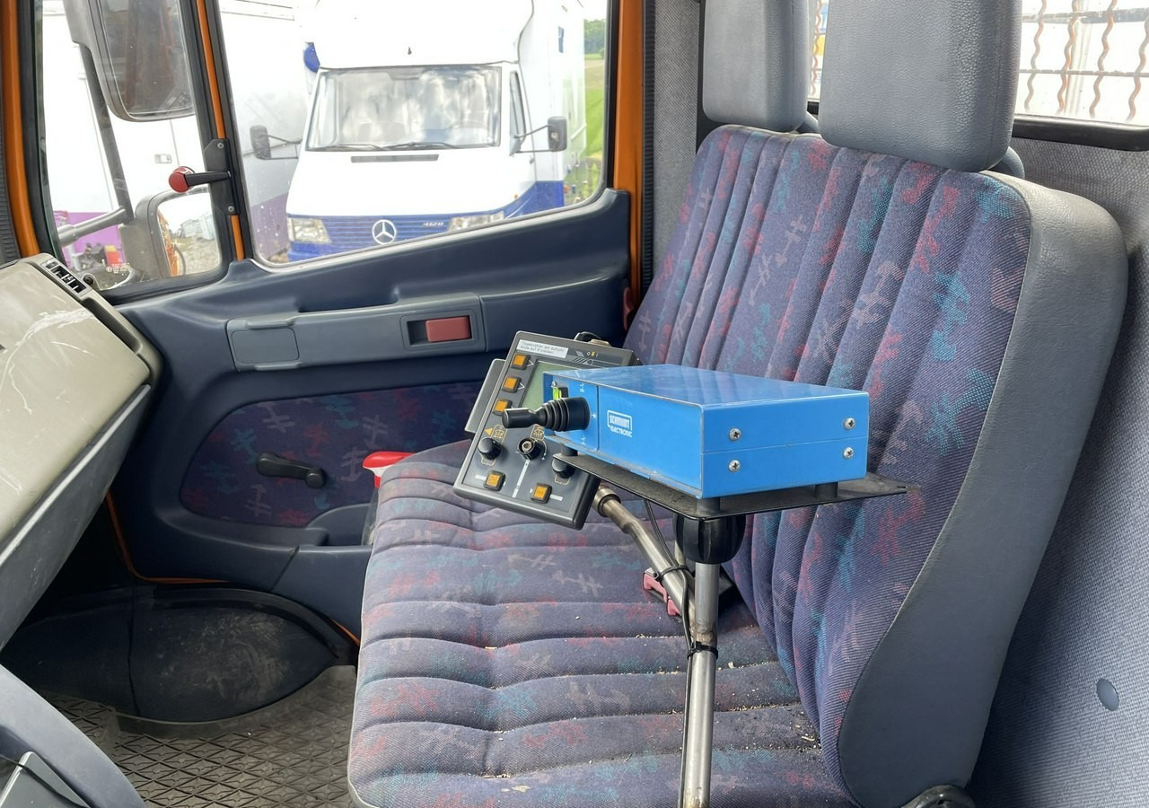 Engin de déneigement Mercedes-Benz Inny Mercedes-Benz Mercedes Vario 815 Wywrotka 4X4 2004: photos 13 Engin de déneigement Mercedes-Benz Inny Mercedes-Benz Mercedes Vario 815 Wywrotka 4X4 2004: photos 13