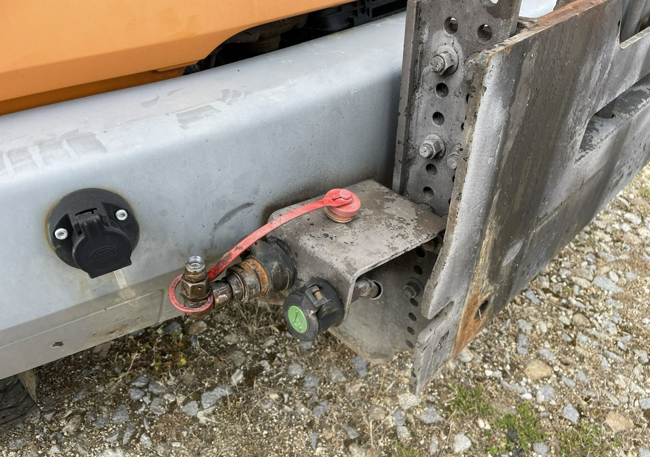 Engin de déneigement Mercedes-Benz Inny Mercedes-Benz Mercedes Vario 815 Wywrotka 4X4 2004: photos 9 Engin de déneigement Mercedes-Benz Inny Mercedes-Benz Mercedes Vario 815 Wywrotka 4X4 2004: photos 9