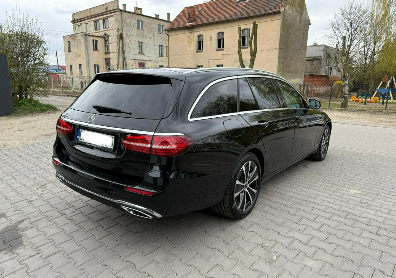 Mercedes-Benz Klasa E E300de EQ-Power Hybrid 50km na prądzie 2.0d 306KM Avantgarde Panoram - Voiture: photos 4 Mercedes-Benz Klasa E E300de EQ-Power Hybrid 50km na prądzie 2.0d 306KM Avantgarde Panoram - Voiture: photos 4