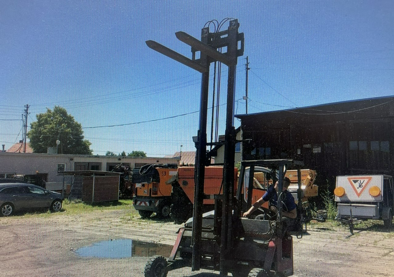 Mercedes-Benz Sprinter Wózek widłowy podwieszany Widlak - Utilitaire benne: photos 1 Mercedes-Benz Sprinter Wózek widłowy podwieszany Widlak - Utilitaire benne: photos 1