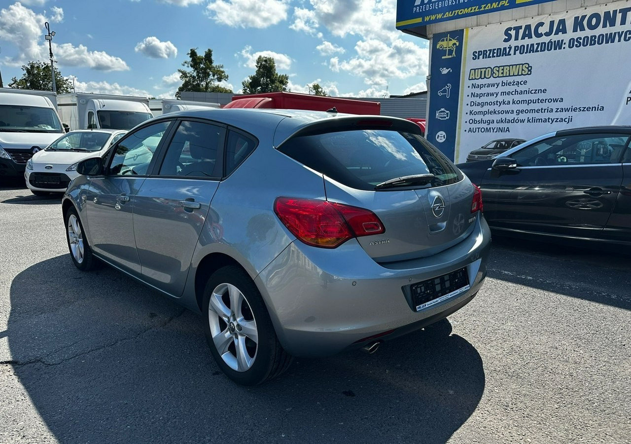 Opel Astra H Opel Astra 1.4-140KM Nowy silnik świeżo sprowadzony 2012 - Voiture à hayon: photos 4 Opel Astra H Opel Astra 1.4-140KM Nowy silnik świeżo sprowadzony 2012 - Voiture à hayon: photos 4