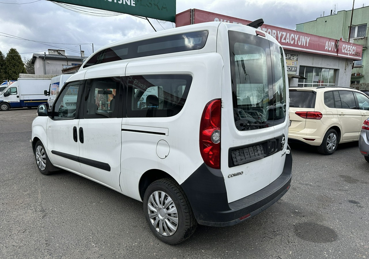 Opel Combo III 2.0CDTI Maxi Panorama Klima Kamera Webasto 2016 - Voiture: photos 4 Opel Combo III 2.0CDTI Maxi Panorama Klima Kamera Webasto 2016 - Voiture: photos 4