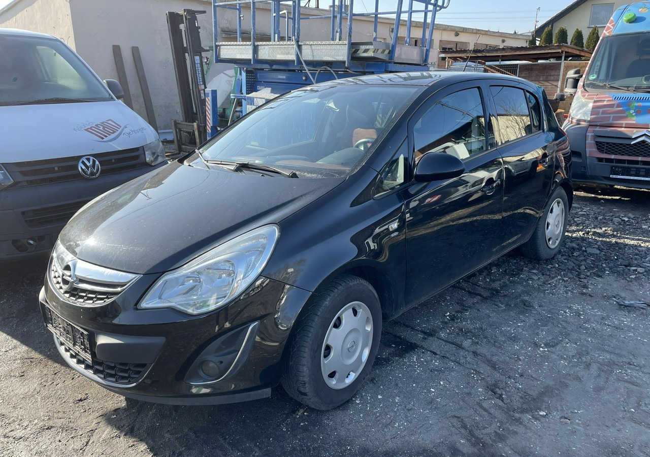 Opel Corsa D Corsa 1.4-87 KM Klima 2011 - Voiture: photos 2 Opel Corsa D Corsa 1.4-87 KM Klima 2011 - Voiture: photos 2