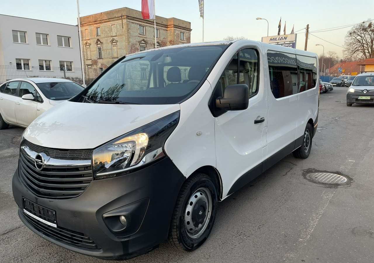 Opel Vivaro Opel Vivaro dla Niepełnosprawnych inwalida Rampa Model 2019 - Voiture: photos 2 Opel Vivaro Opel Vivaro dla Niepełnosprawnych inwalida Rampa Model 2019 - Voiture: photos 2