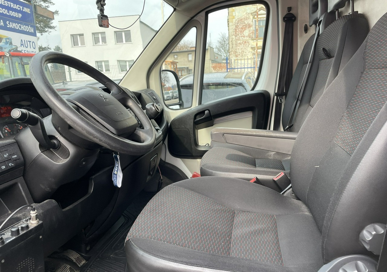 Photo d'intérieur 1: Fourgon utilitaire Peugeot Boxer Boxer 163KM MEGA MAX 2x podwyższany Klima Salon PL 2017