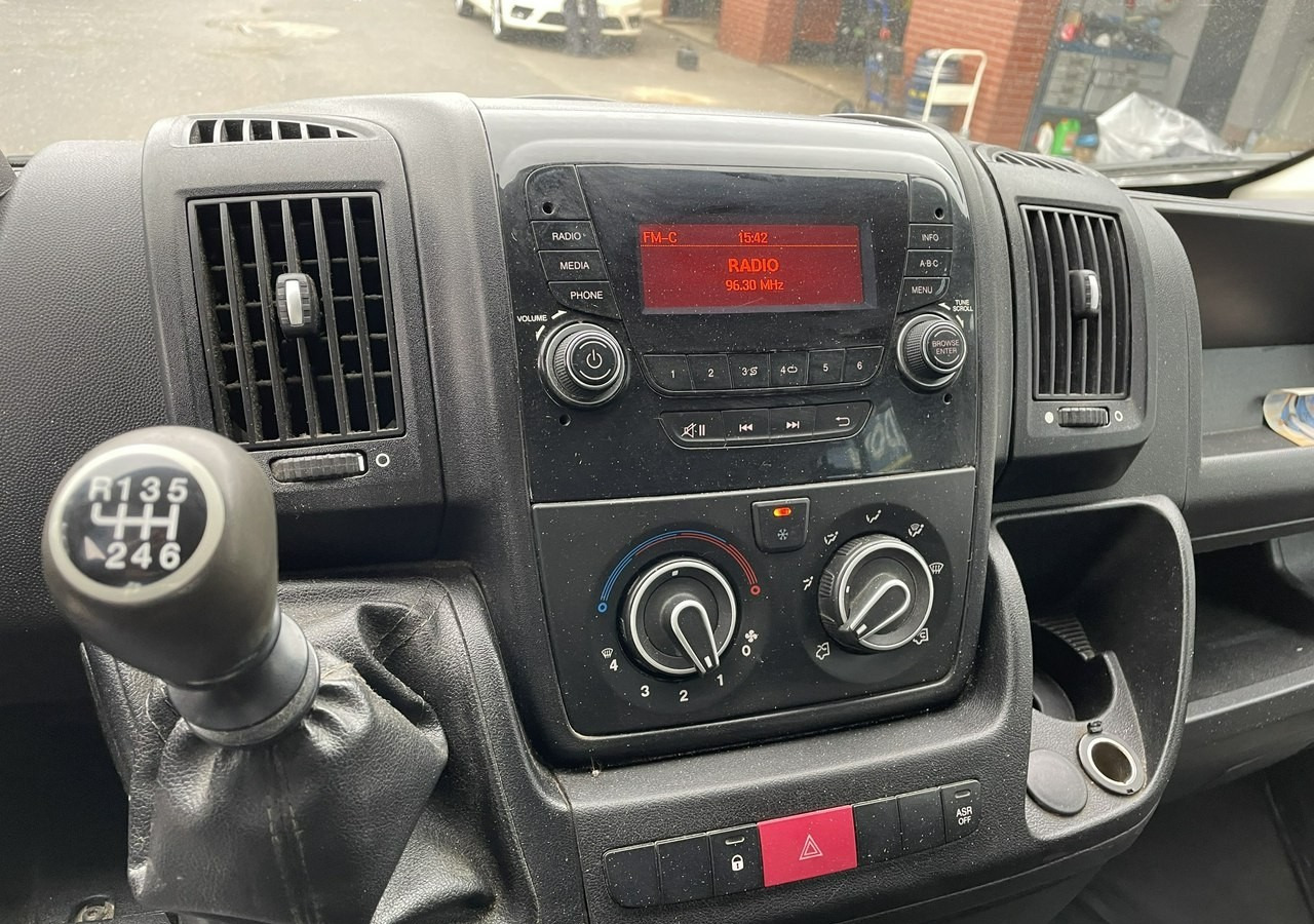 Peugeot Boxer Peugeot Boxer 2.0-130KM klima dokka Brygadówka doka 122tkm 2018 - Utilitaire plateau, Utilitaire double cabine: photos 3 Peugeot Boxer Peugeot Boxer 2.0-130KM klima dokka Brygadówka doka 122tkm 2018 - Utilitaire plateau, Utilitaire double cabine: photos 3