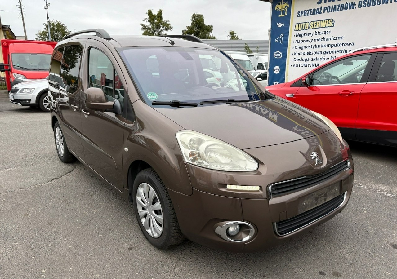 Peugeot Partner II Peugeot Partner Tepee 100 Family Model 2013 - Voiture break: photos 1 Peugeot Partner II Peugeot Partner Tepee 100 Family Model 2013 - Voiture break: photos 1